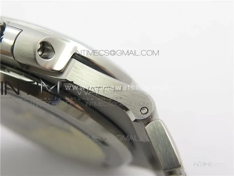 Nautilus Jumbo 5711/1A-011 White Dial