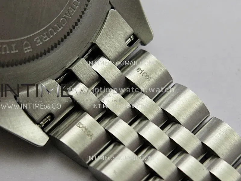 Heritage Black Bay M7939A1A0RU-0001 Burgundy Bezel 39mm SS ZF 1:1 Burgundy Dial On Jubilee Bracelet A2824