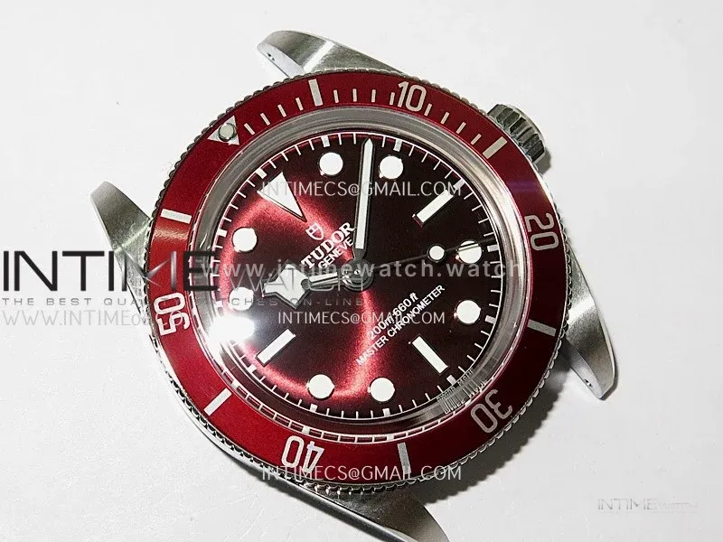 Heritage Black Bay M7939A1A0RU-0001 Burgundy Bezel 39mm SS ZF 1:1 Burgundy Dial On Jubilee Bracelet A2824