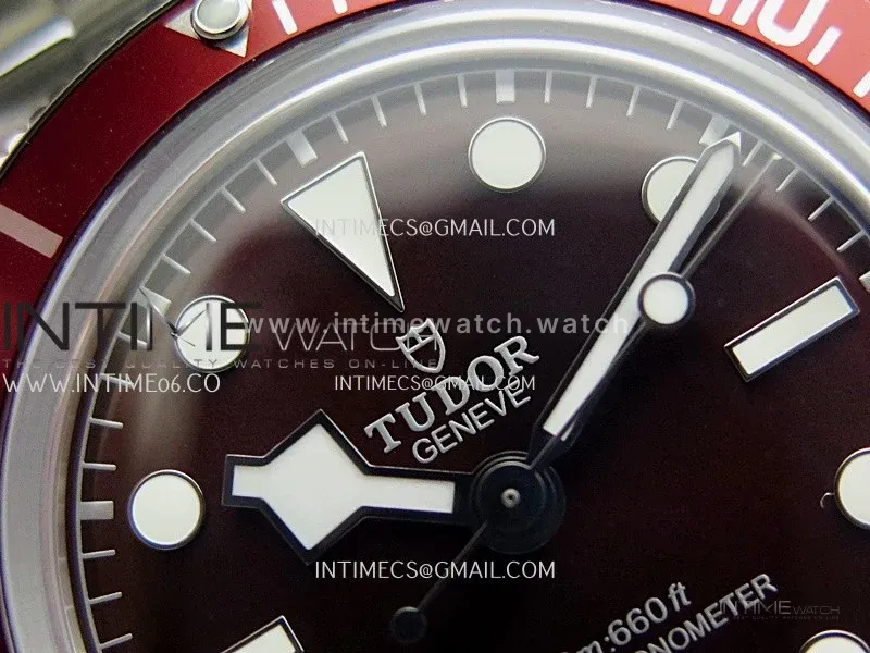 Heritage Black Bay M7939A1A0RU-0002 Burgundy Bezel 39mm SS ZF 1:1 Burgundy Dial On Vintage Charm Bracelet A2824
