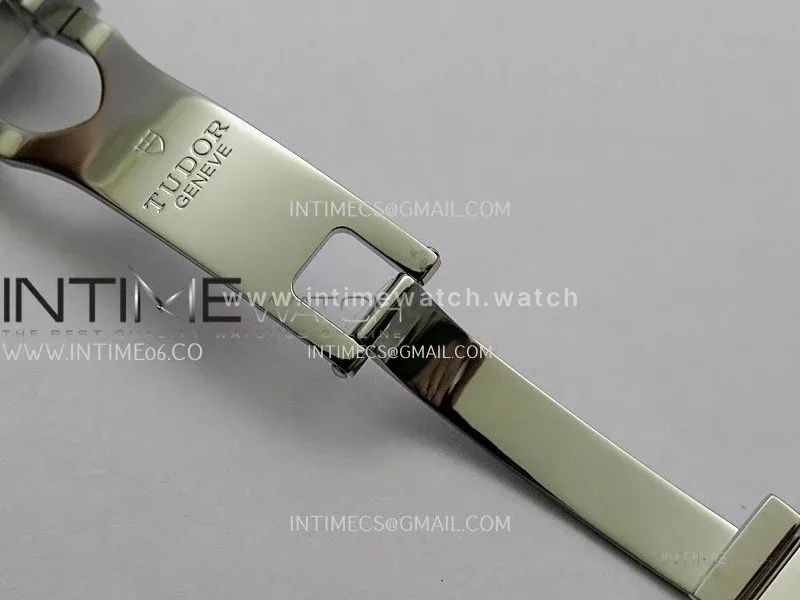 Heritage Black Bay M7939A1A0RU-0001 Burgundy Bezel 39mm SS ZF 1:1 Burgundy Dial On Jubilee Bracelet A2824