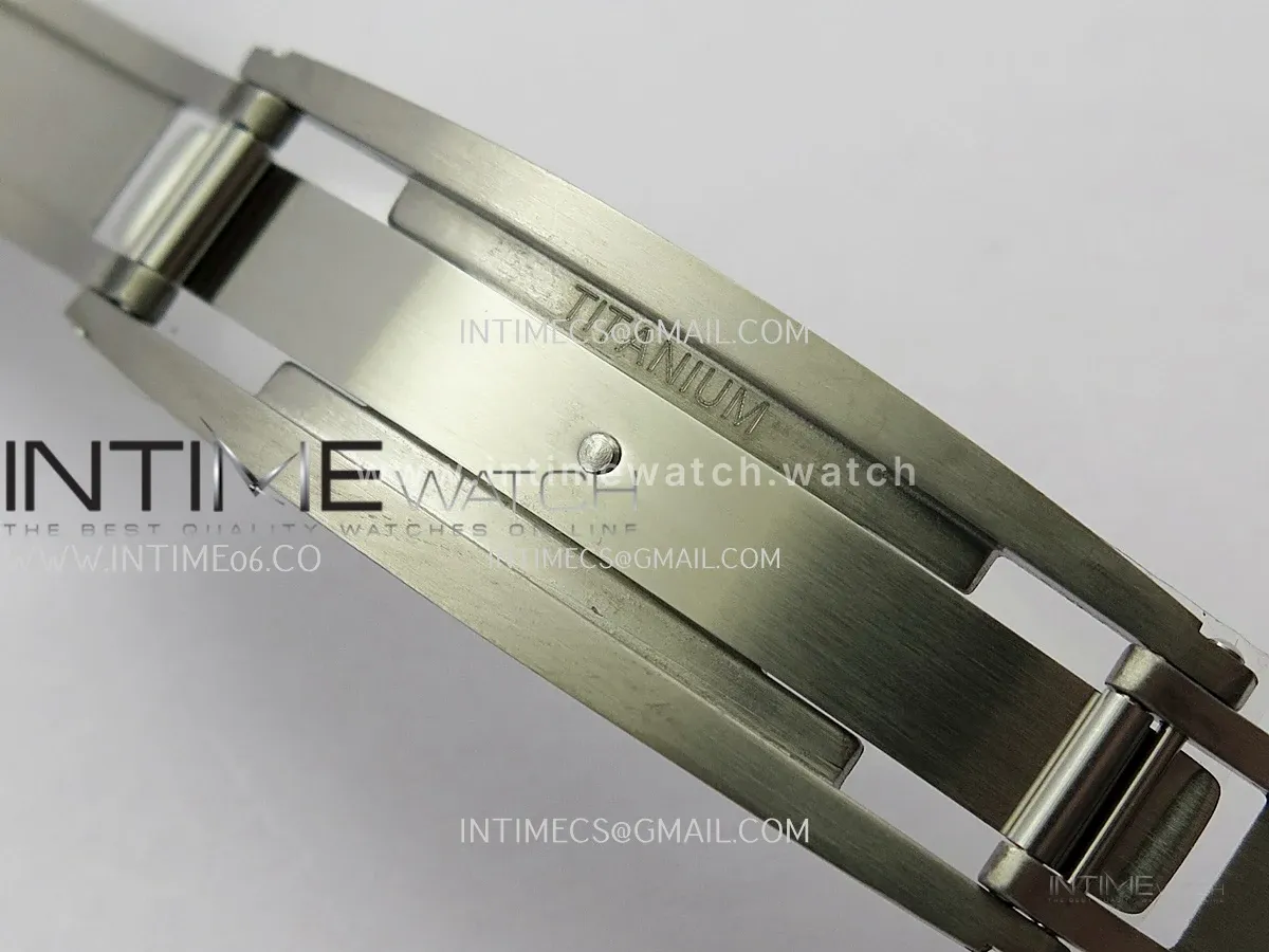 RM035-01 White Carbon GTF Best Edition Skeleton Dial On Gray Rubber Strap Super Clone RMUL2 (Free Sprung)