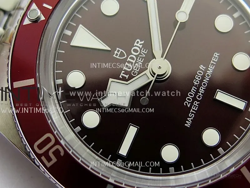 Heritage Black Bay M7939A1A0RU-0001 Burgundy Bezel 39mm SS ZF 1:1 Burgundy Dial On Jubilee Bracelet A2824