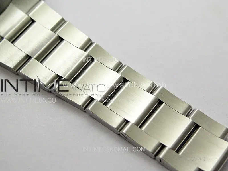 Datejust 41 126334 Bright Black Dial Stick Markers on Oyster Bracelet