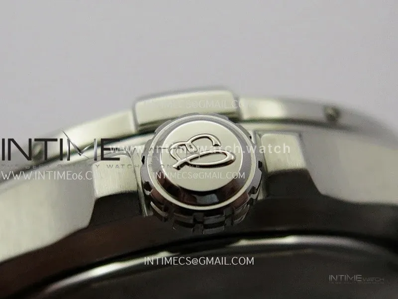Avenger Chronometer 42mm GMT Red Second Hand SS BLSF 1:1 Best Version Black Dial On SS Bracelet A2836