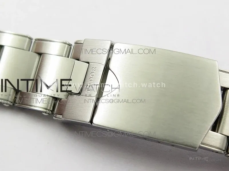 Black Bay Fifty-Eight ZF Ref. M79030N-0001