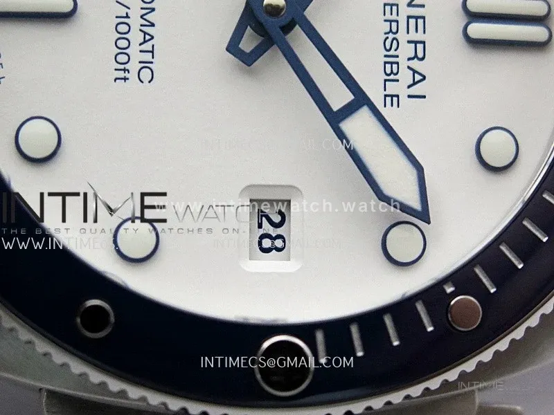 PAM1696 44mm Submersible VSF 1:1 Best Edition White Dial On Blue Rubber Strap P.900 Super Clone