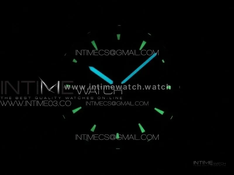 Overseas Dual Time Power Reserve TWA Best Edition White Dial on Black Rubber Strap A1222