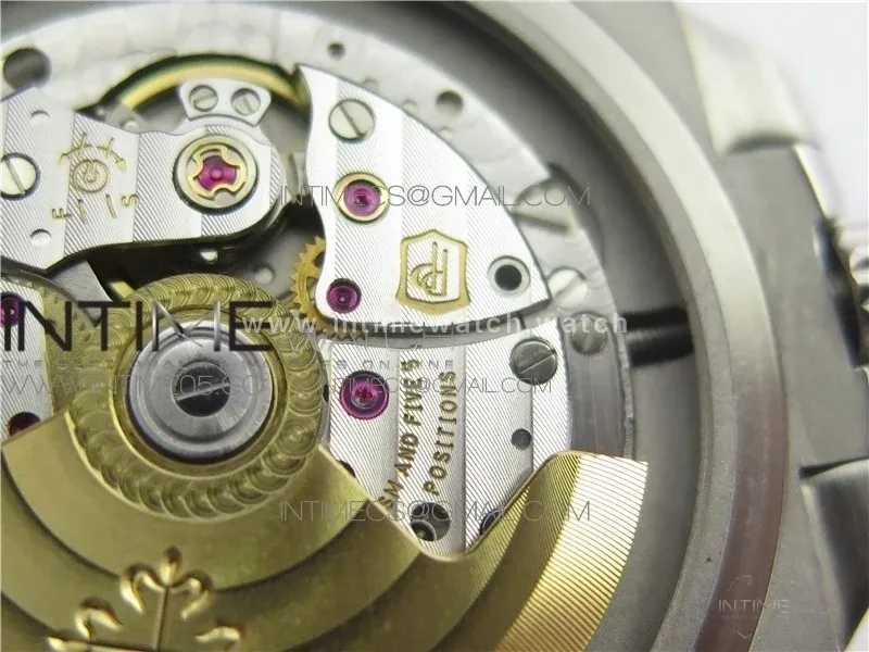 Nautilus Jumbo 5711/1A-011 White Dial