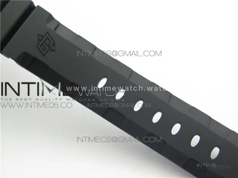 PAM960 Luminor Submersible Carbotech