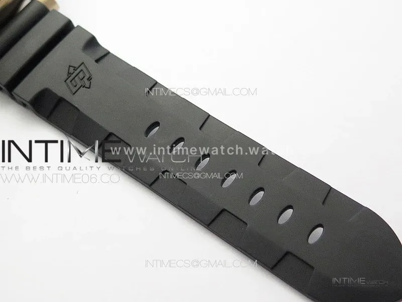 PAM1070 Submersible QuarantaQuattro Goldtech™ OroCarbo 44mm