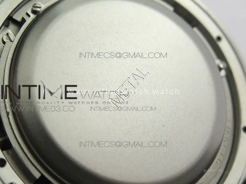 Overseas Dual Time Power Reserve TWA Best Edition White Dial on Black Rubber Strap A1222